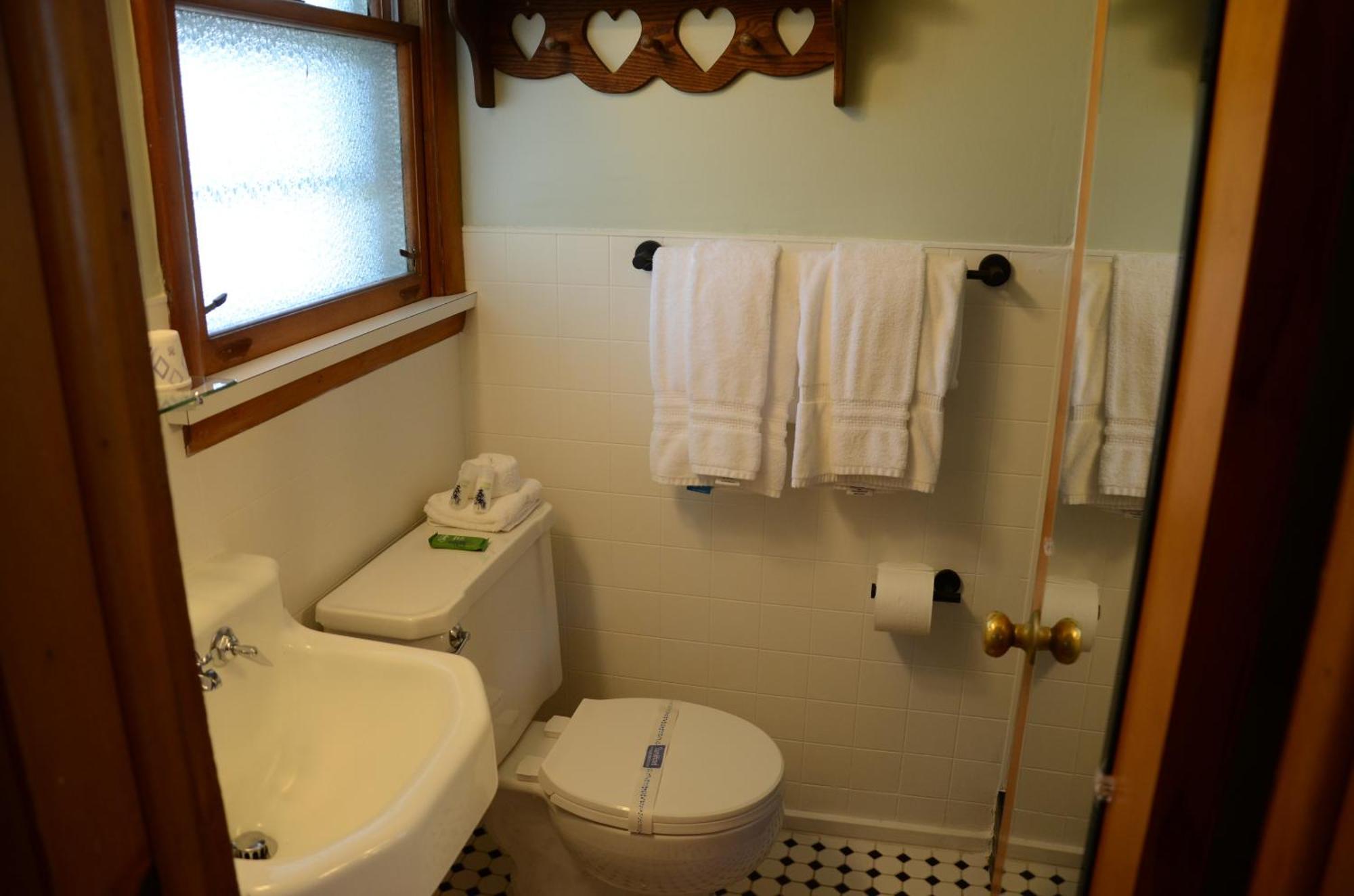 Ludington Blue Spruce Inn ภายนอก รูปภาพ