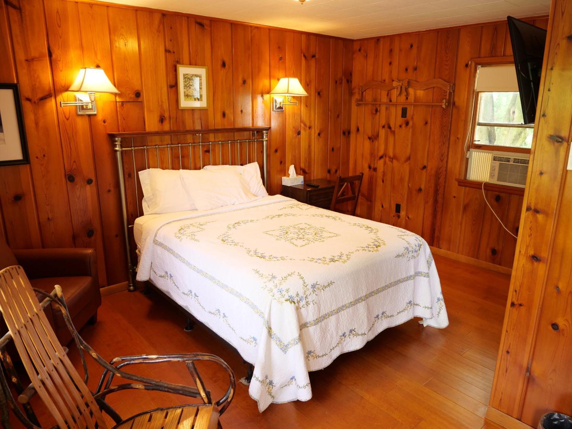 Ludington Blue Spruce Inn ห้อง รูปภาพ