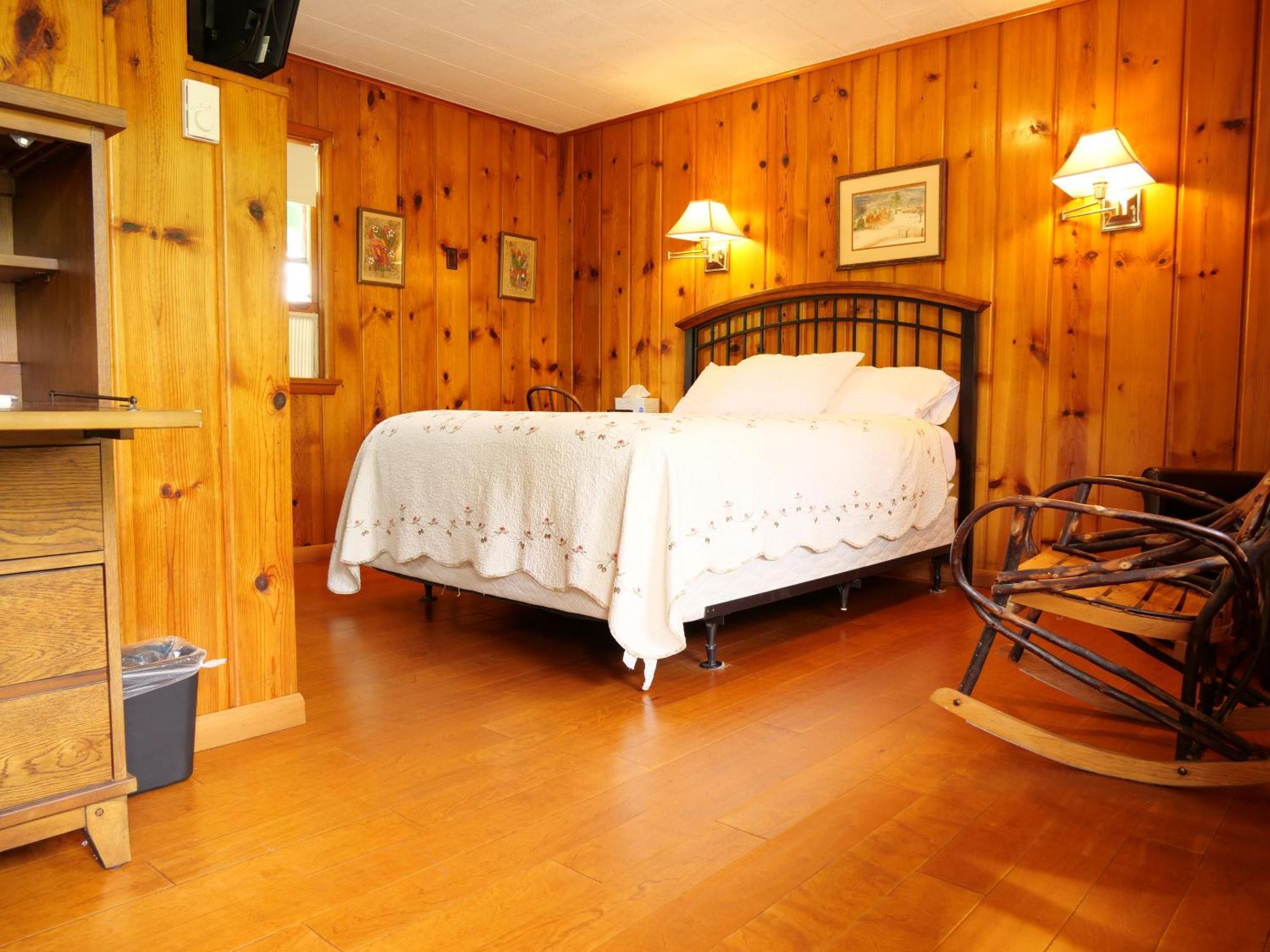 Ludington Blue Spruce Inn ห้อง รูปภาพ