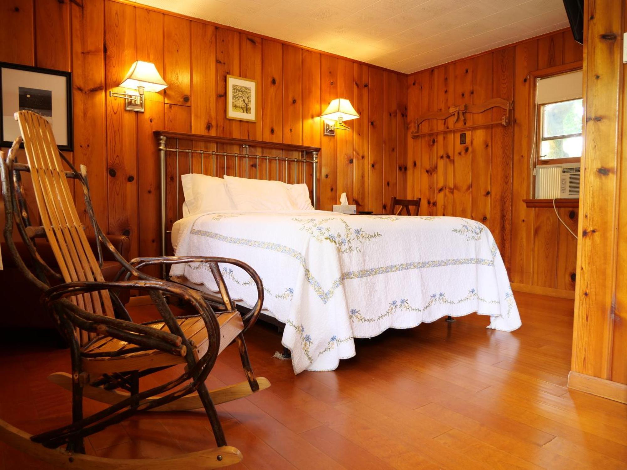 Ludington Blue Spruce Inn ห้อง รูปภาพ